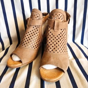 Rockport Cobb Hill Hattie Hi Cuff Leather Sandals Size 10 Tan